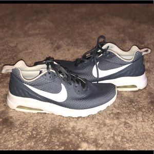 Women’s Grey Nike Air 7.5